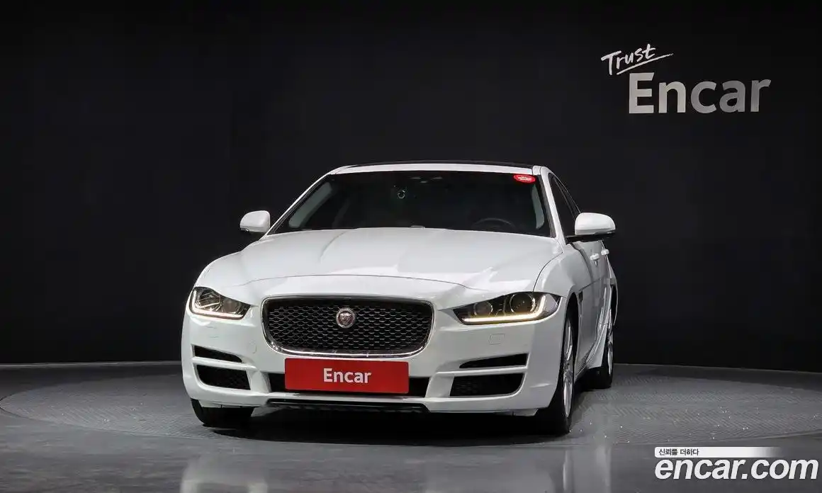 Jaguar XE 2017 2.0 гидро, фото 3