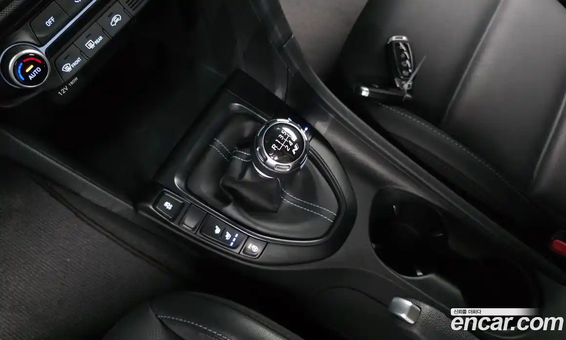 Hyundai Veloster 2020 2.0 механика, фото 11