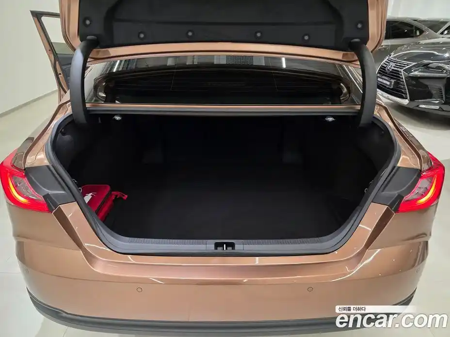 Toyota Camry 2024 2.5 вариатор, фото 15