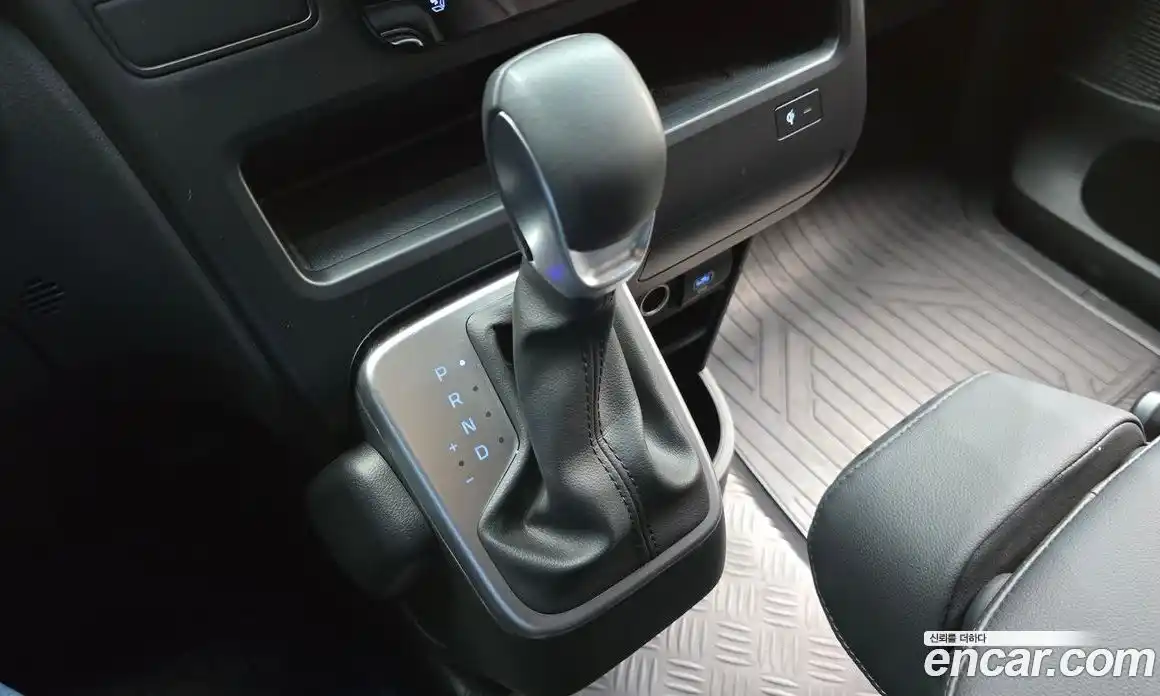 Hyundai Staria 2024 3.5 автомат (гидро), фото 9