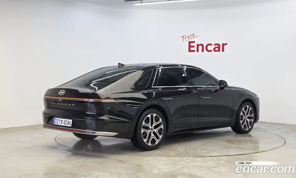 Hyundai Grandeur 2023 2.5 автомат (гидро), фото 2