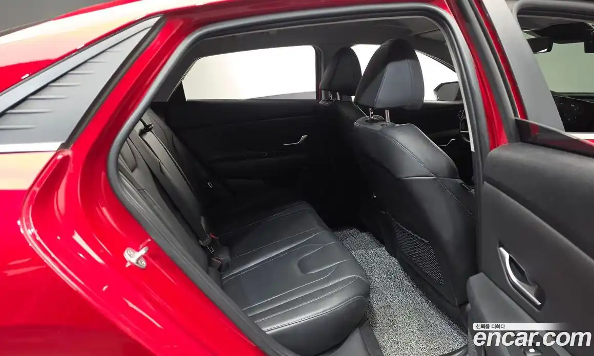 Hyundai Avante 2022 1.6 автомат (гидро), фото 16