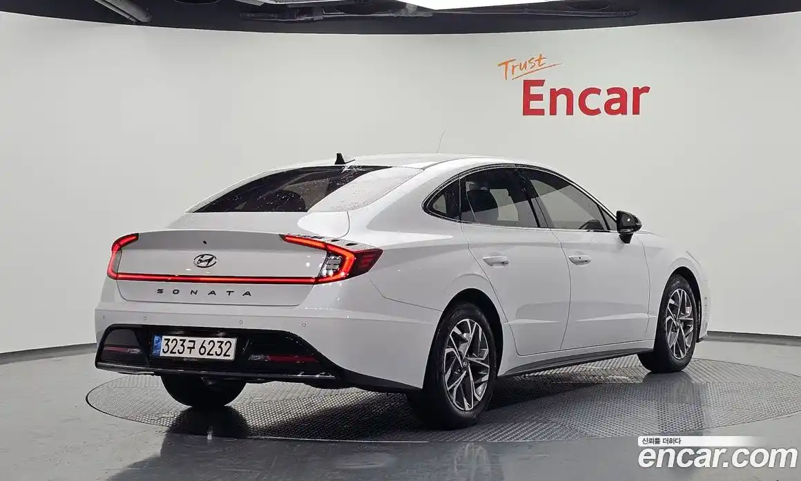 Hyundai Sonata 2021 2.0 автомат (гидро), фото 2