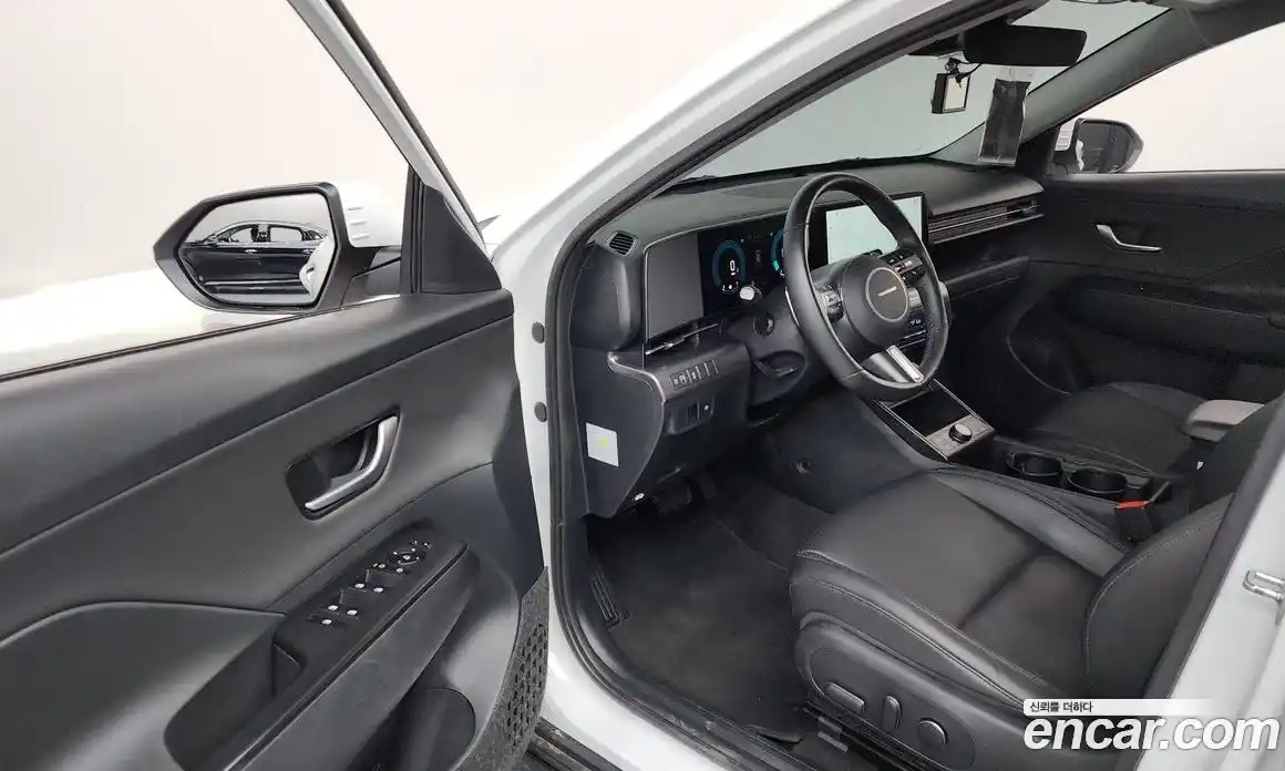 Hyundai Kona 2023 1.6 автомат (гидро), фото 12