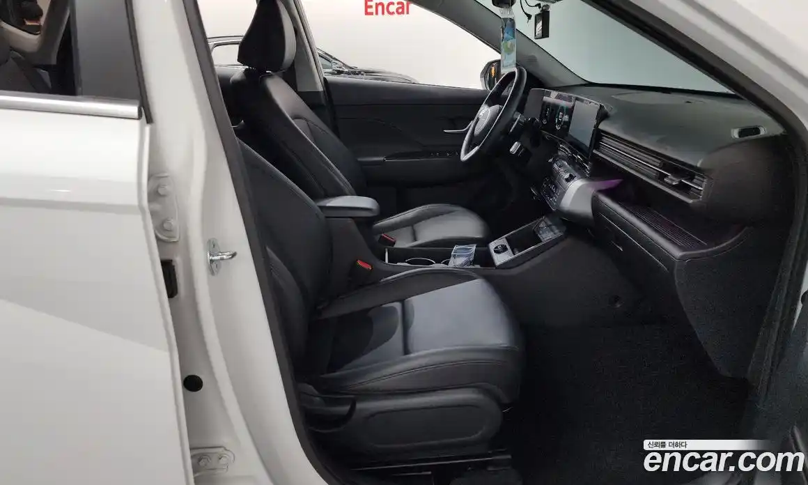 Hyundai Kona 2023 1.6 автомат (гидро), фото 15