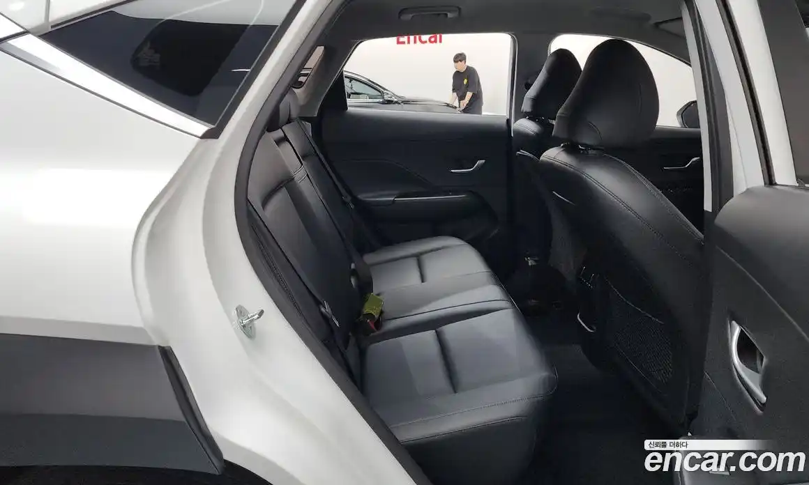Hyundai Kona 2023 1.6 автомат (гидро), фото 16