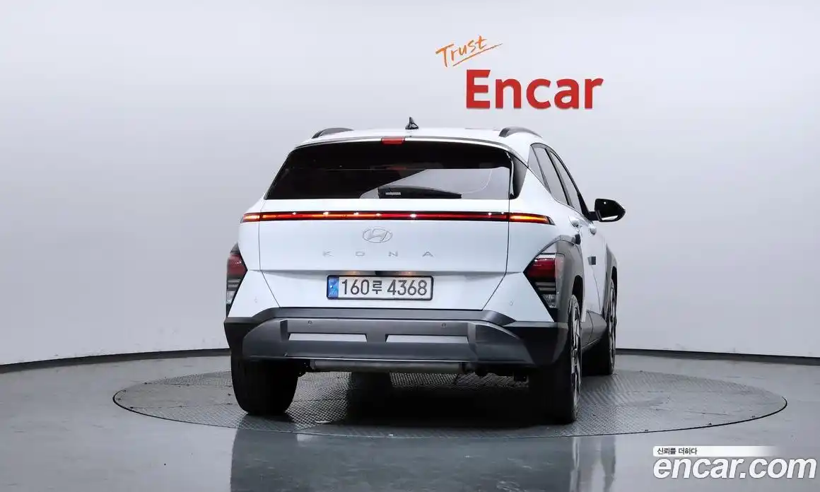Hyundai Kona 2023 1.6 автомат (гидро), фото 3