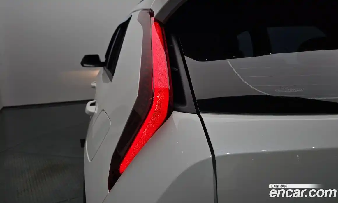Kia Niro 2026 1.6 автомат (гидро), фото 8