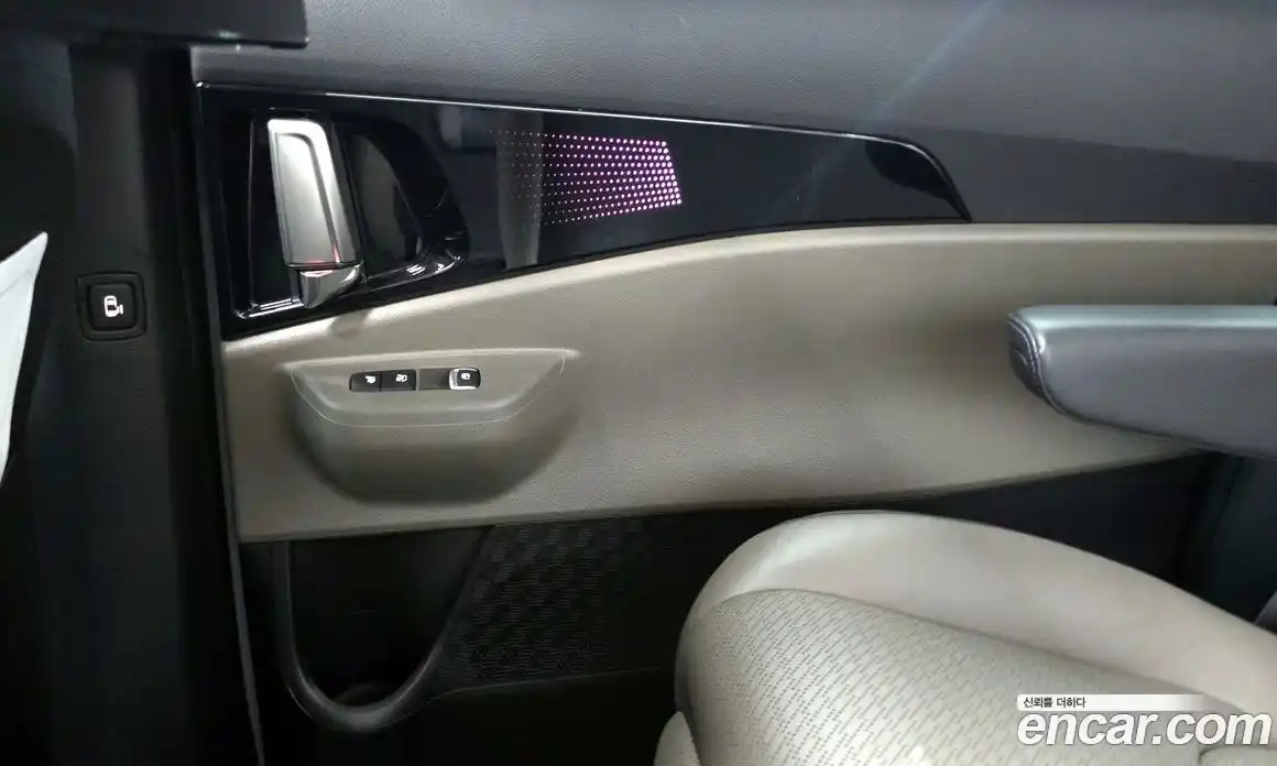 Kia Carnival 2024 1.6 автомат (гидро), фото 15