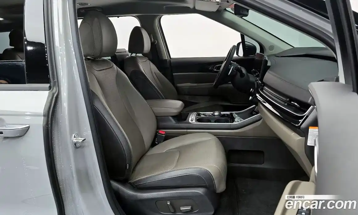 Kia Carnival 2024 1.6 автомат (гидро), фото 16