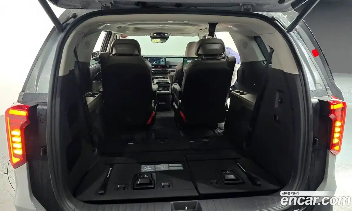 Kia Carnival 2024 1.6 автомат (гидро), фото 33
