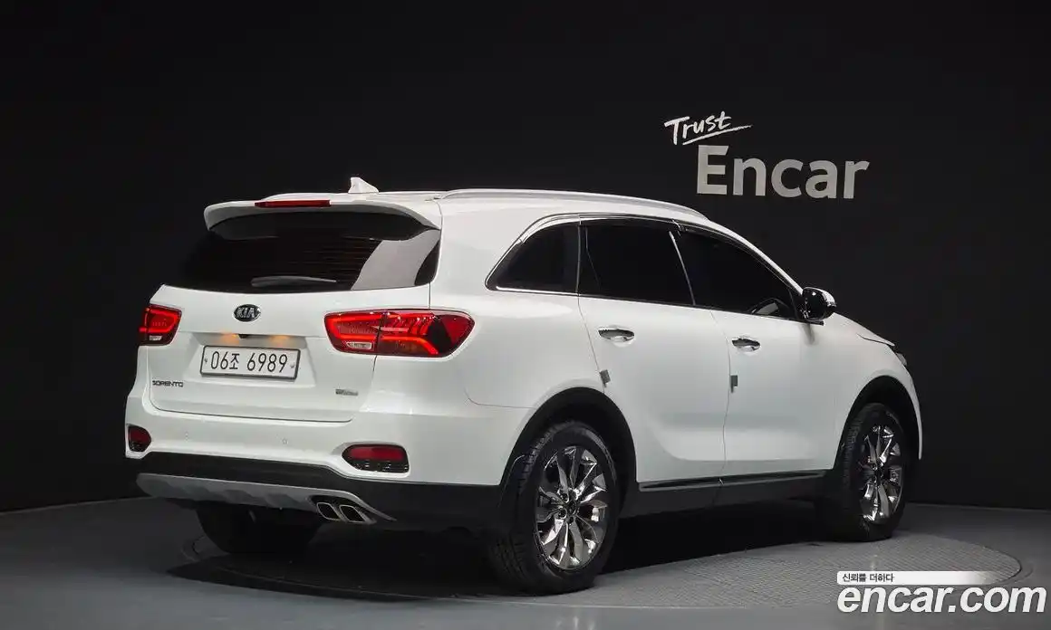 Kia Sorento 2018 2.0 автомат (гидро), фото 2