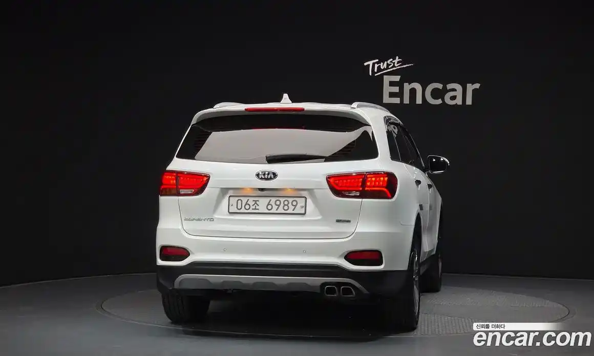 Kia Sorento 2018 2.0 автомат (гидро), фото 4