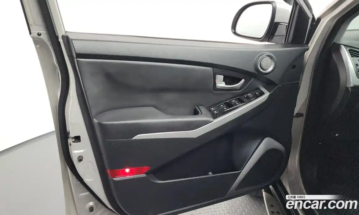 SsangYong Korando 2014 2.0 автомат (гидро), фото 14