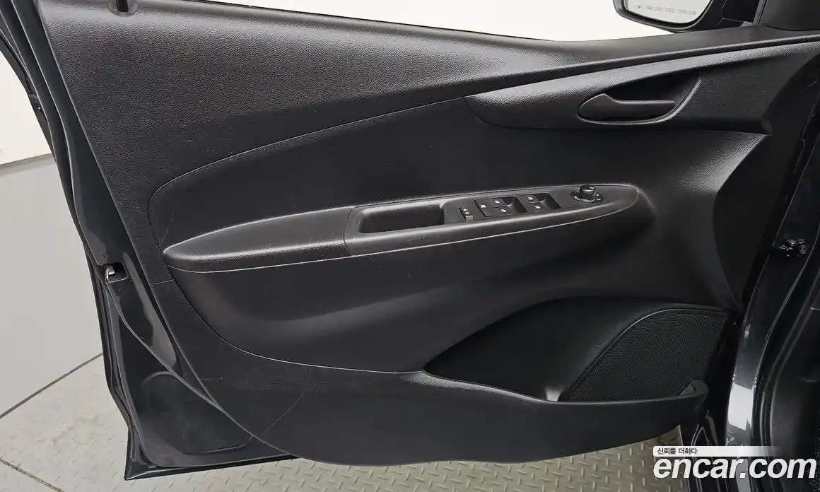 Chevrolet Spark 2019 1.0 автомат (гидро), фото 13