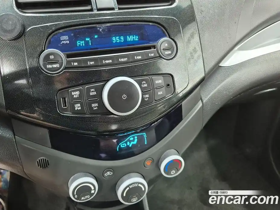 Chevrolet Spark 2012 1.0 автомат (гидро), фото 14