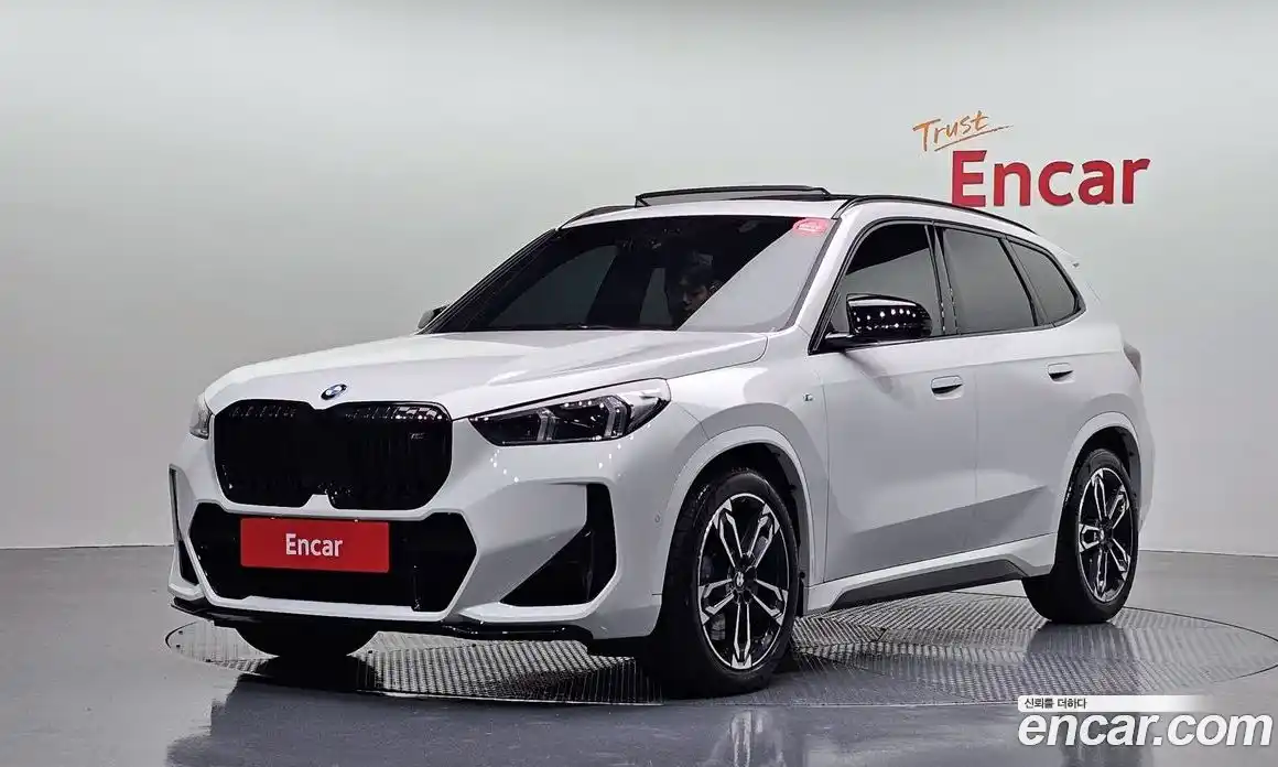 BMW X1 2025 2.0 автомат (гидро), фото 1