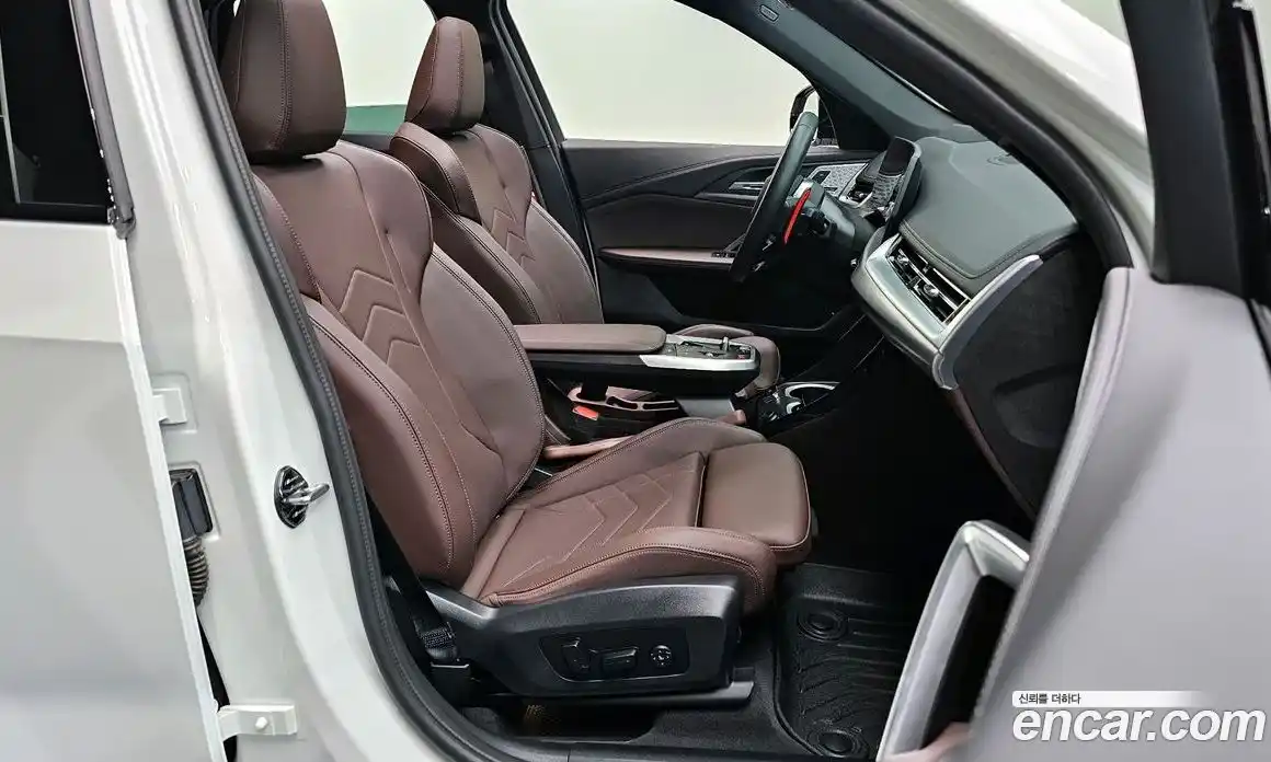 BMW X1 2025 2.0 автомат (гидро), фото 16