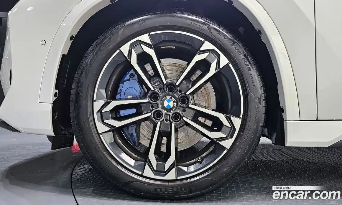 BMW X1 2025 2.0 автомат (гидро), фото 5