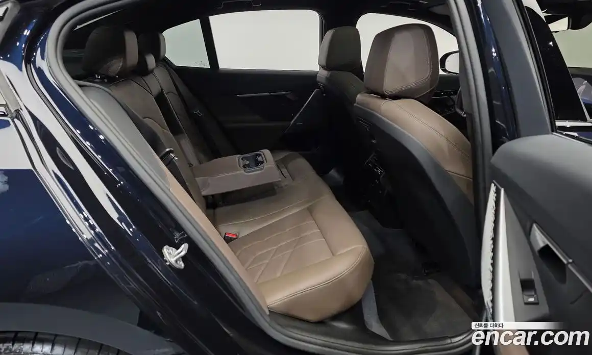 BMW 5 серия 2023 2.0 автомат (гидро), фото 18