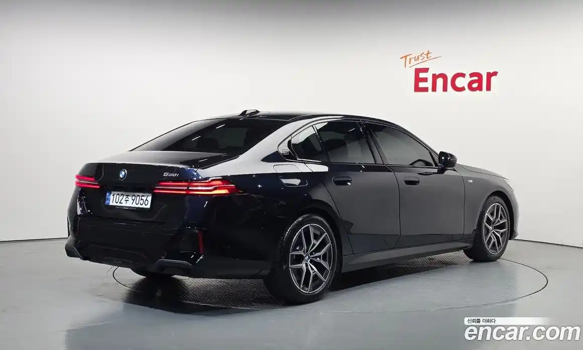 BMW 5 серия 2023 2.0 автомат (гидро), фото 2