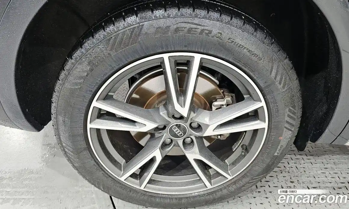 Audi Q5 2022 2.0 автомат (гидро), фото 5