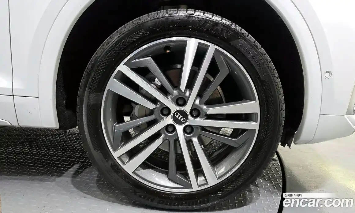 Audi Q5 2021 2.0 автомат (гидро), фото 7