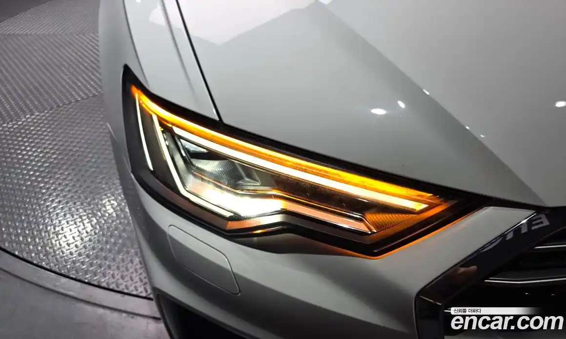 Audi A6 2021 2.0 автомат (гидро), фото 8
