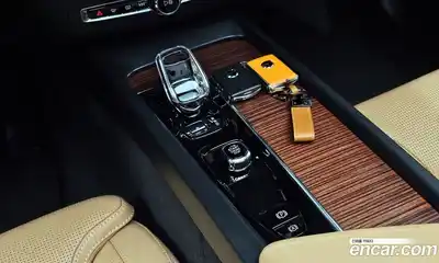 Volvo XC60 2025 2.0 автомат (гидро), миниатюра 11
