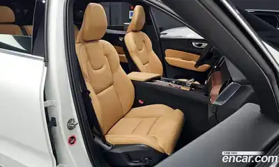 Volvo XC60 2025 2.0 автомат (гидро), миниатюра 12