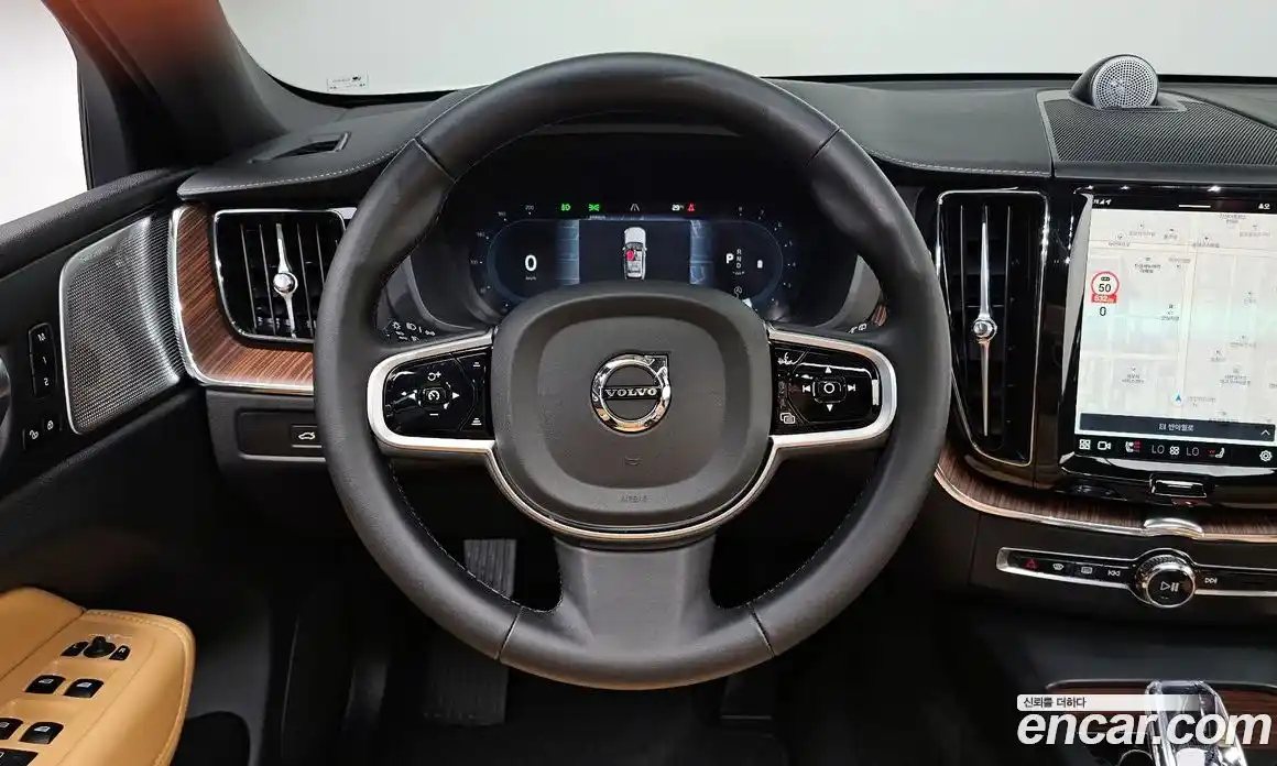 Volvo XC60 2025 2.0 автомат (гидро), фото 18