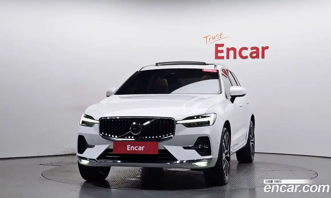 Volvo XC60 2025 2.0 автомат (гидро), фото 2