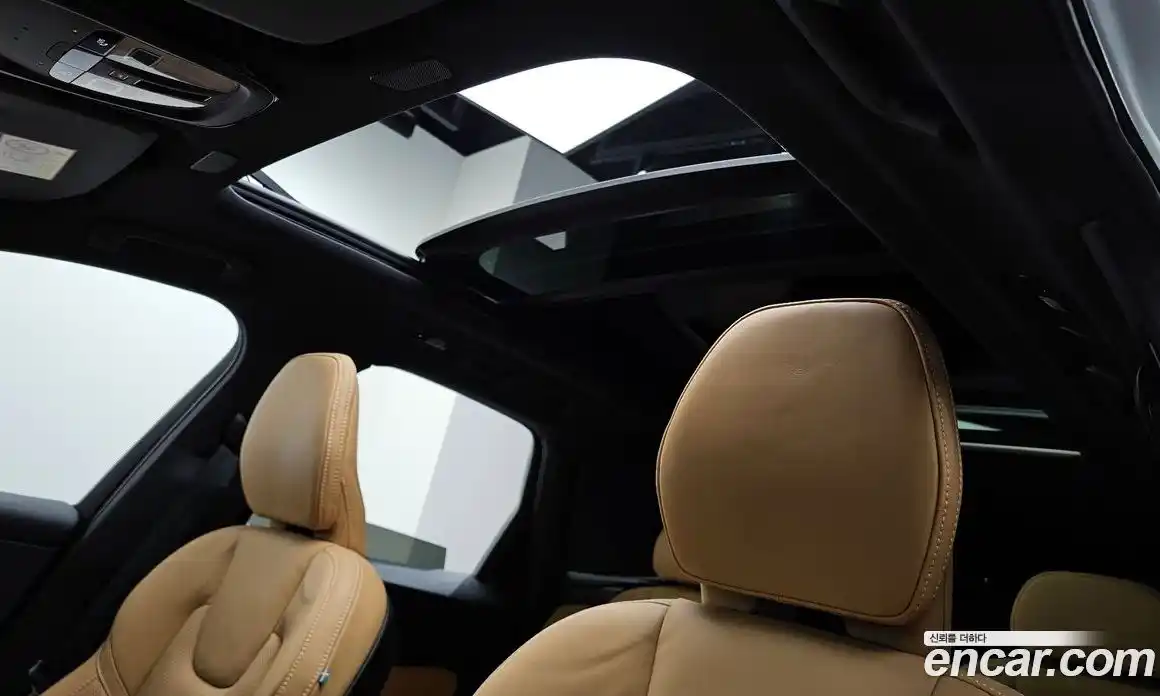Volvo XC60 2025 2.0 автомат (гидро), фото 24