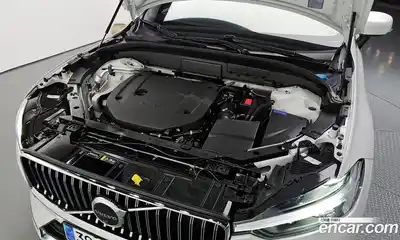 Volvo XC60 2025 2.0 автомат (гидро), миниатюра 5