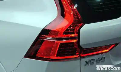 Volvo XC60 2025 2.0 автомат (гидро), миниатюра 8