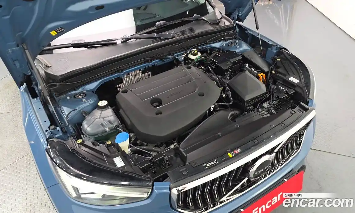 Volvo XC40 2022 2.0 автомат (гидро), фото 6