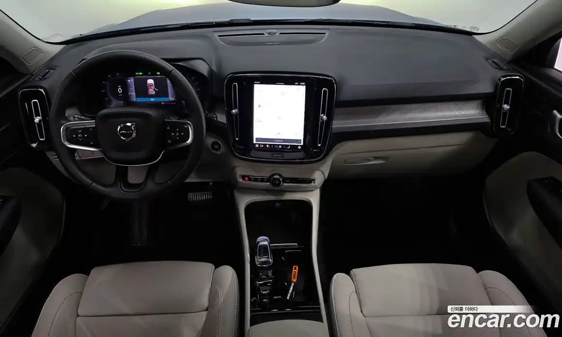Volvo XC40 2022 2.0 автомат (гидро), фото 10