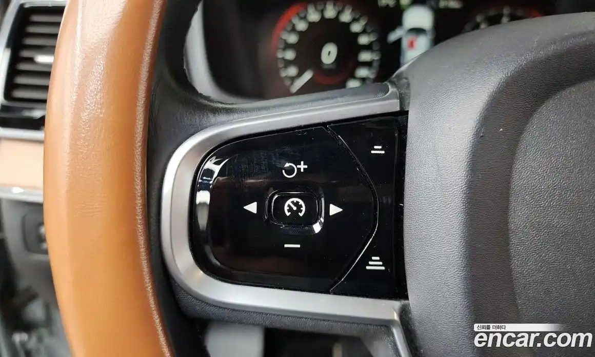 Volvo XC90 2017 2.0 автомат (гидро), фото 16