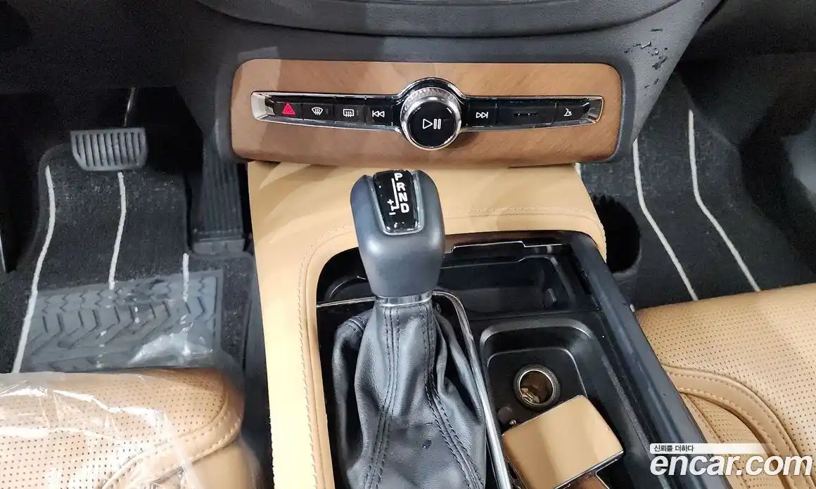 Volvo XC90 2017 2.0 автомат (гидро), фото 9