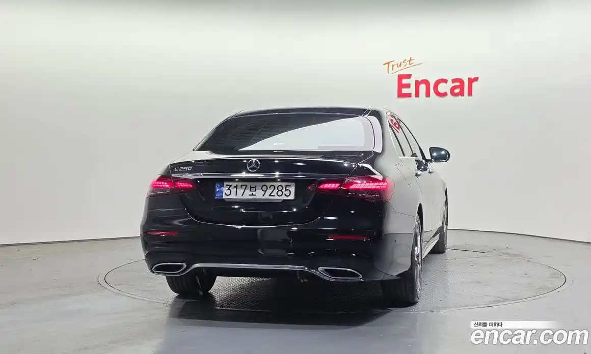 Mercedes-Benz E-Class 2023 2.0 автомат (гидро), фото 4