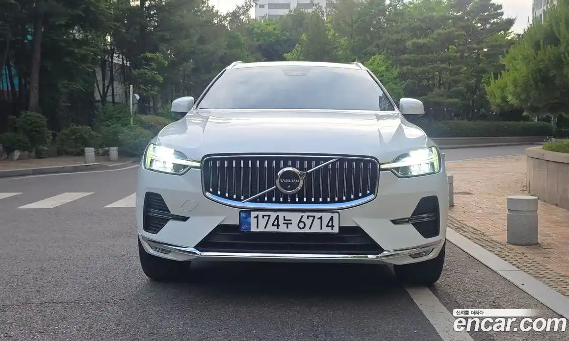 Volvo XC60 2023 2.0 автомат (гидро), фото 3