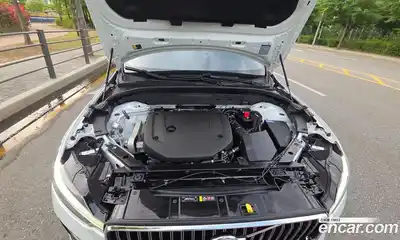 Volvo XC60 2023 2.0 автомат (гидро), миниатюра 6