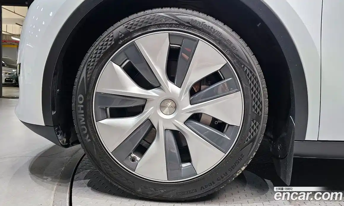 Tesla Model Y 2023 0.2 гидро, фото 5
