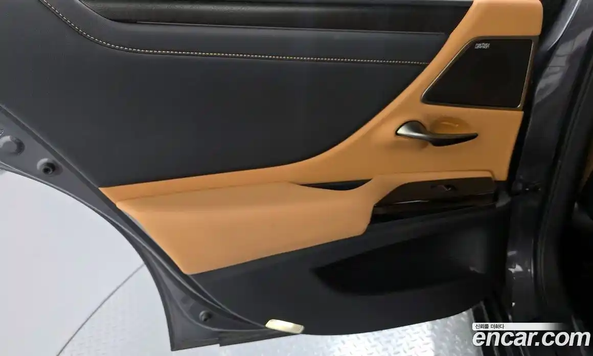 Lexus ES 2023 2.5 гидро, фото 15