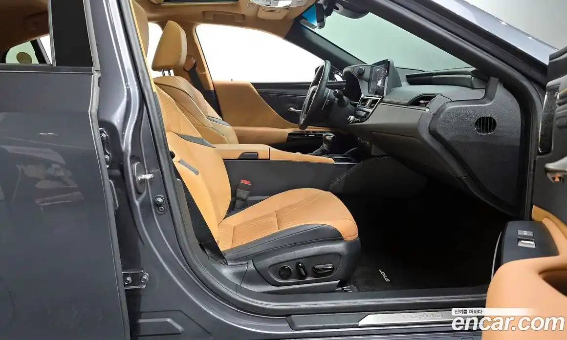 Lexus ES 2023 2.5 гидро, фото 16