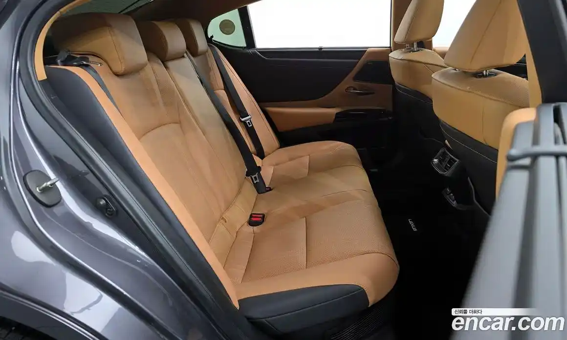 Lexus ES 2023 2.5 гидро, фото 17