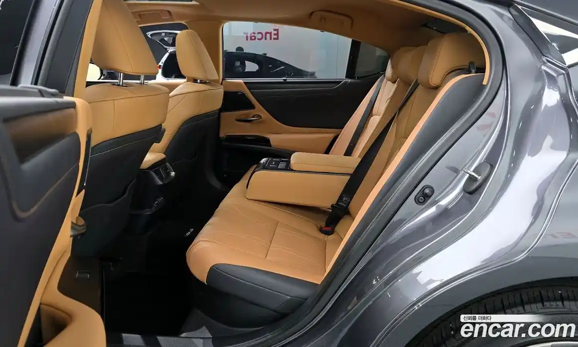 Lexus ES 2023 2.5 гидро, фото 18