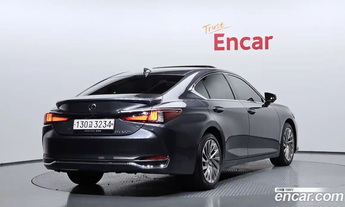 Lexus ES 2023 2.5 гидро, фото 2