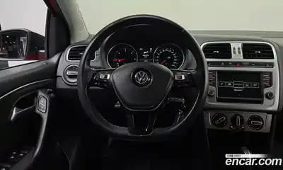 Volkswagen Polo 2015 1.4 автомат (гидро), миниатюра 12