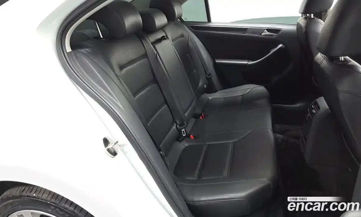 Volkswagen Jetta 2015 2.0 автомат (гидро), фото 11